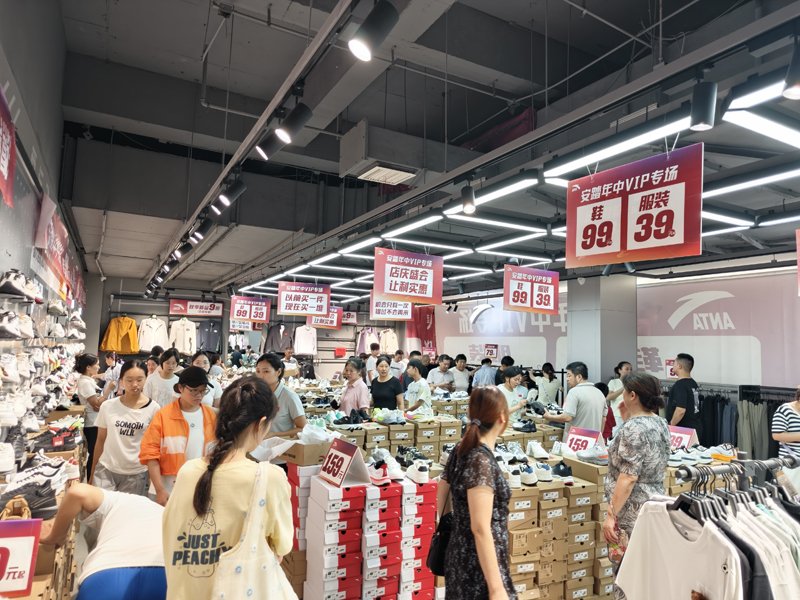 开展员工健康证集中办理上门服务